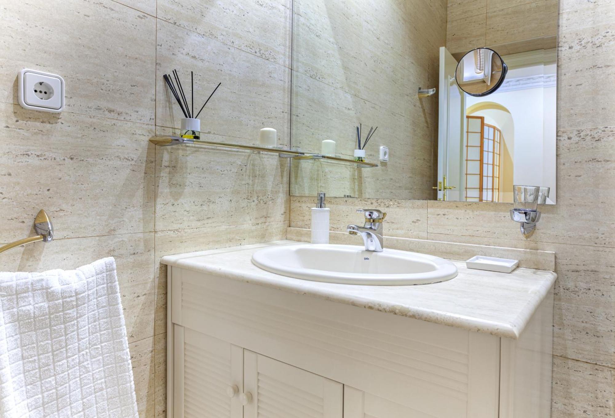 Apartamento Prado En มาดริด ภายนอก รูปภาพ